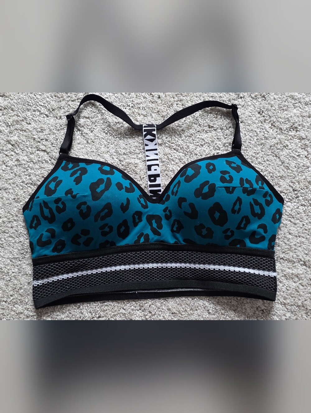 NWT Victoria's Secret PINK Cool & Comfy Teal Leopard Wireless Sports Bra Size L